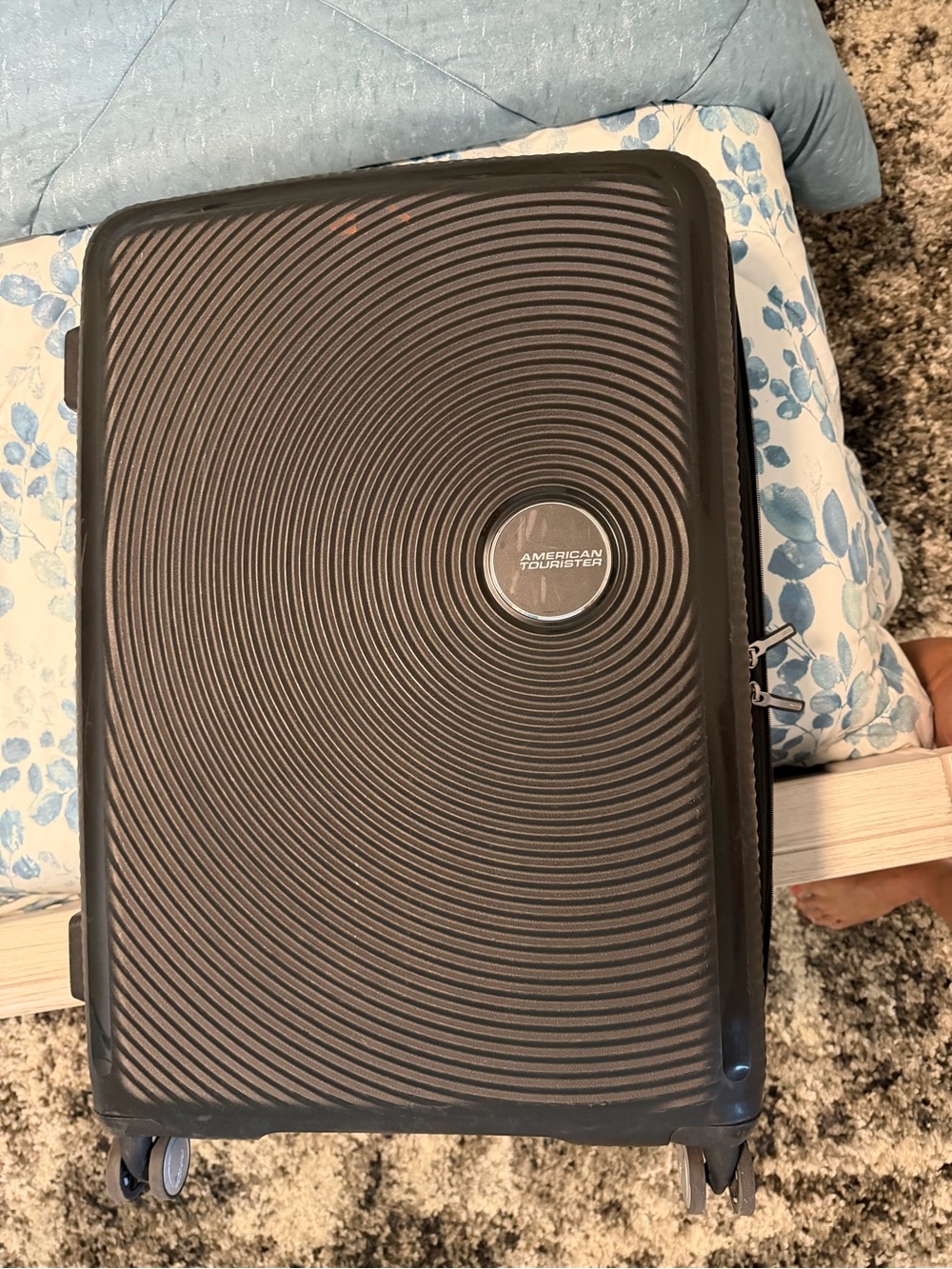 American Tourister Dark Blue Textured Spinner Suitcase large